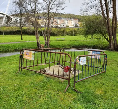 Valados de obras sen facer para advertir das deficiencias do Seixedo