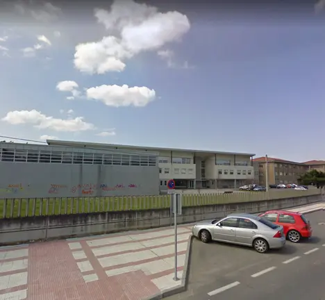 A petici&oacute;n de medidas excepcionais nos centros de ensino d&eacute;bese o n&uacute;mero alarmante de casos en Arteixo.
