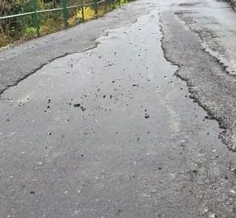 O Concello ten que volver executar a obra do muro de contenci&oacute;n en Santaia e gastar m&aacute;is de 100.000 euros debido &aacute; p&eacute;sima execuci&oacute;n da mesma en 2014, que tivera un gasto de 500.000 euros.